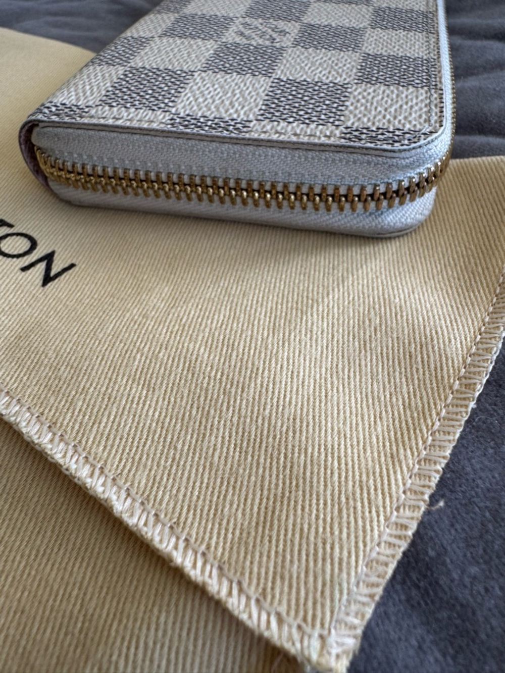 Louis Vuitton Damier Azur Zip-Around Wallet with Pink Pull - Picture 2 of 6